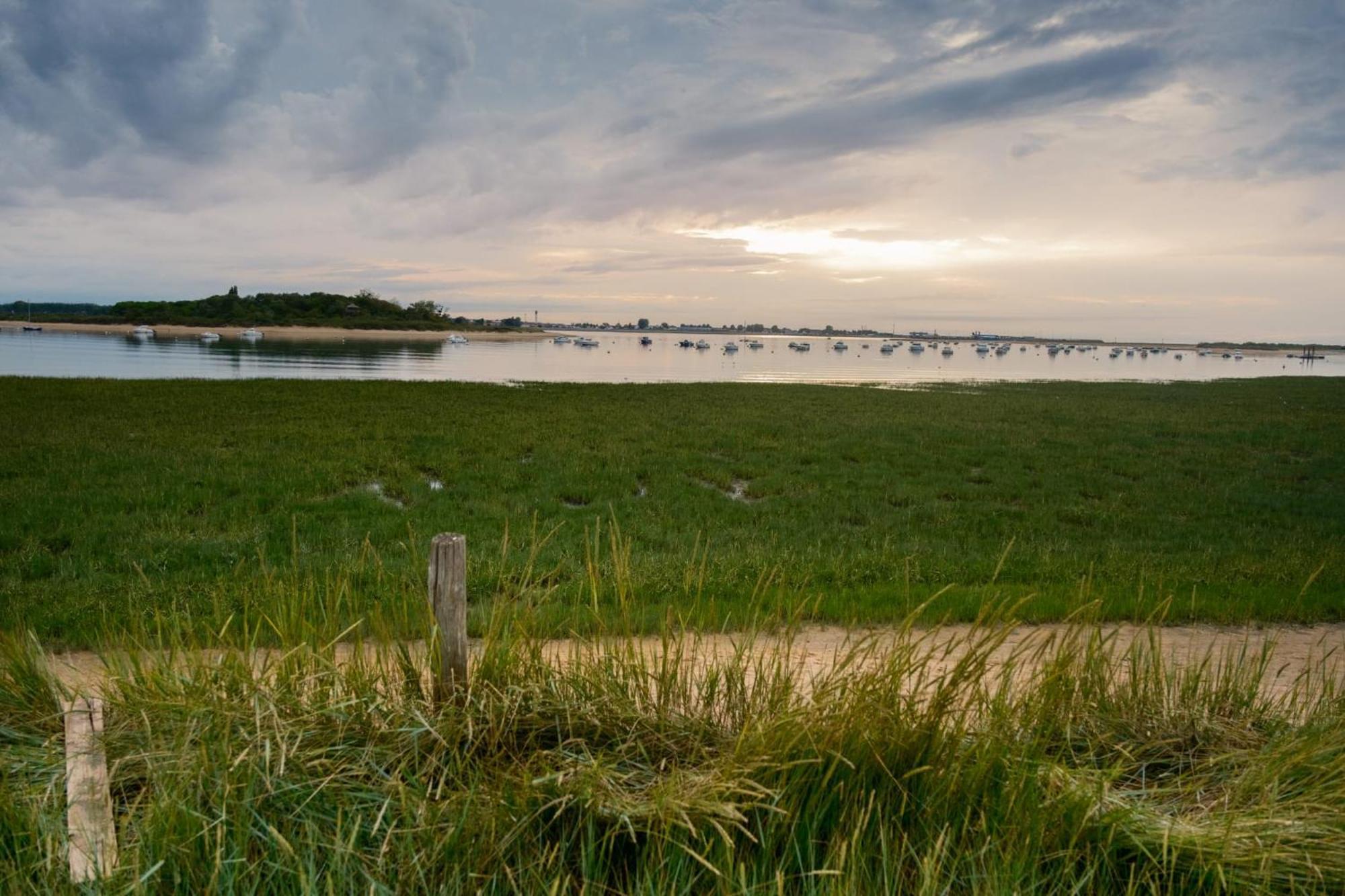 Maison Neuve Proche Plage Avec Parking Gratuit Et Prive A 5 Min Du Musee De La Batterie De Merville Gonneville-en-Auge Екстериор снимка
